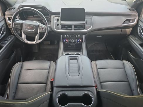Certified 2022 GMC Yukon SLT w/ SLT Luxury Package AWD/4WD image 11
