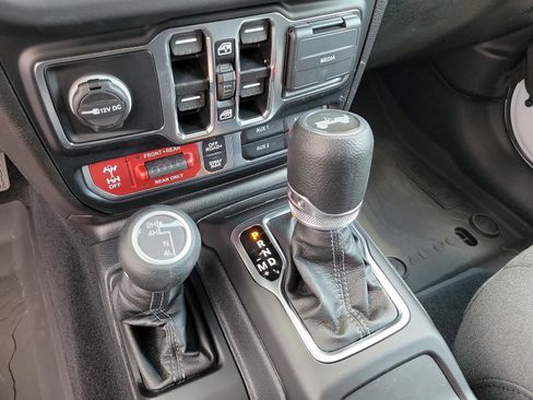 New 2024 Jeep Wrangler Unlimited Rubicon w/ XTREMEE 35" Tire Package image 7