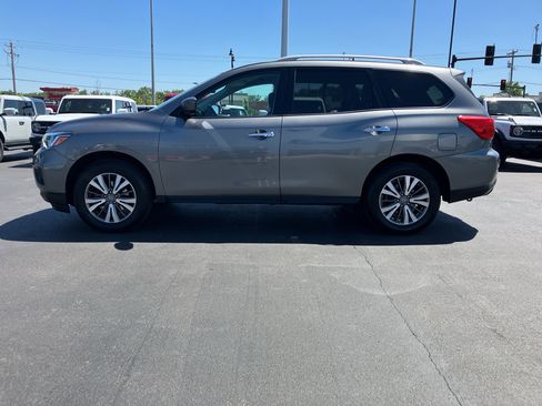 Used 2020 Nissan Pathfinder SL AWD/4WD image 3