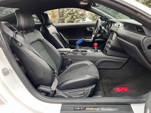 Used 2016 Ford Mustang Shelby GT350 w/ Technology Package image 41