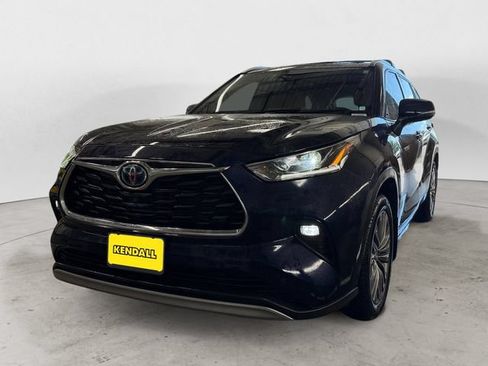 Used 2021 Toyota Highlander Platinum AWD/4WD image 1