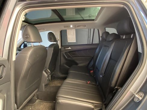 Used 2022 Volkswagen Tiguan SE AWD/4WD image 17
