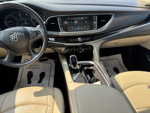 Used 2019 Buick Enclave Essence AWD/4WD image 8