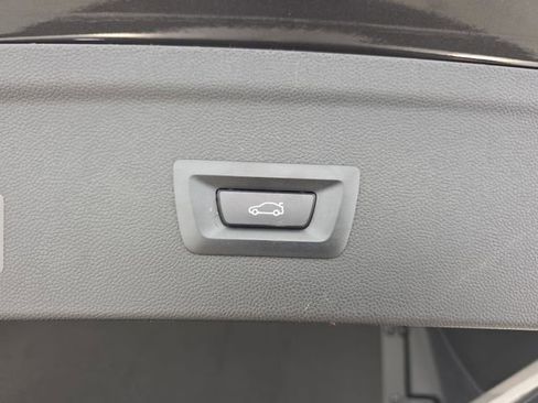 Certified 2025 BMW iX xDrive50 AWD/4WD image 33