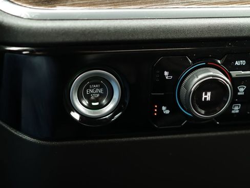 Used 2024 Chevrolet Silverado 1500 LT w/ Z71 Off-Road Package image 19