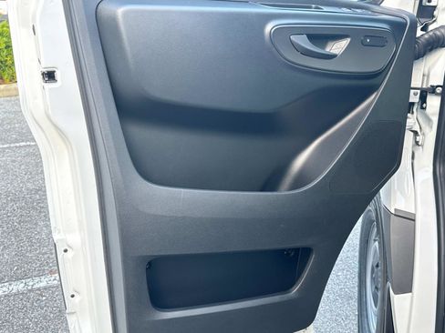 Used 2025 Mercedes-Benz Sprinter 2500 image 18