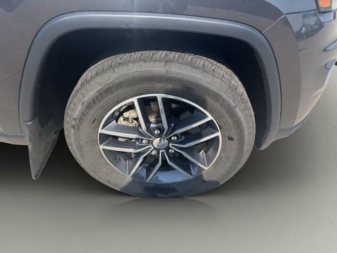 Used 2018 Jeep Grand Cherokee Limited w/ Luxury Group II AWD/4WD image 32