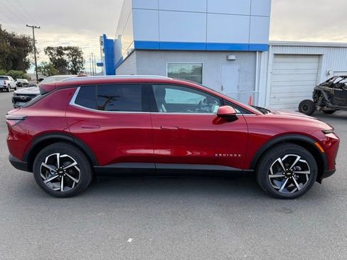 New 2026 Chevrolet Equinox EV LT FWD image 9