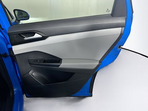 Used 2023 Volkswagen Taos SE image 29