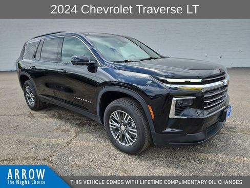 Used 2024 Chevrolet Traverse LT AWD/4WD image 1