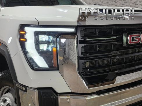 Used 2024 GMC Sierra 3500 Pro w/ Convenience Package image 9