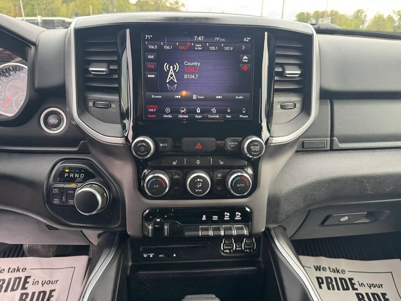 Used 2019 RAM 1500 4x4 Crew Cab image 8