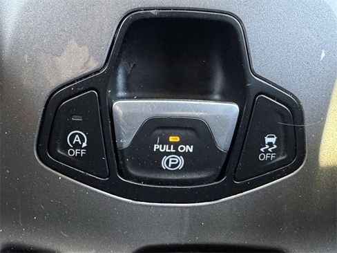 Used 2022 Jeep Renegade Latitude image 20