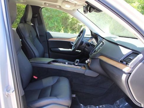 Certified 2023 Volvo XC90 B6 Plus w/ Protection Package Premier AWD/4WD image 17