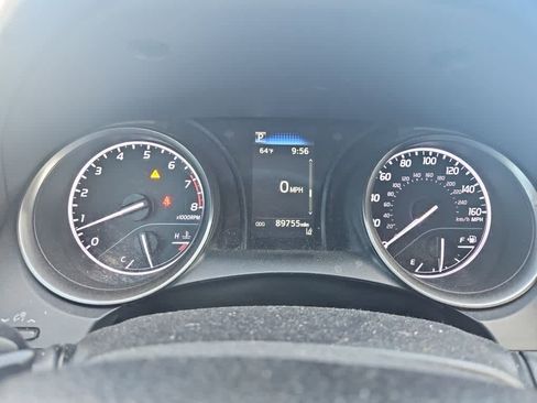 Used 2021 Toyota Camry SE image 19