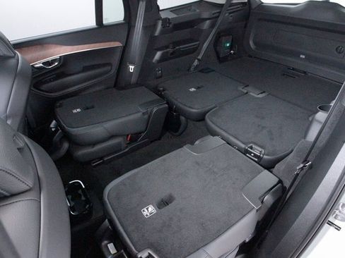 Certified 2025 Volvo XC90 T8 Plus w/ Protection Package Premier image 25