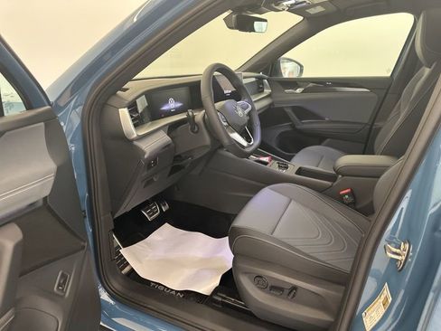 New 2026 Volkswagen Tiguan SE R-Line AWD/4WD image 6