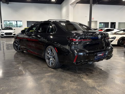 Used 2024 BMW 760i xDrive w/ Executive Package AWD/4WD image 3