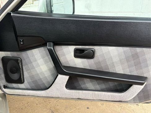 Used 1988 Porsche 944 Coupe RWD image 37