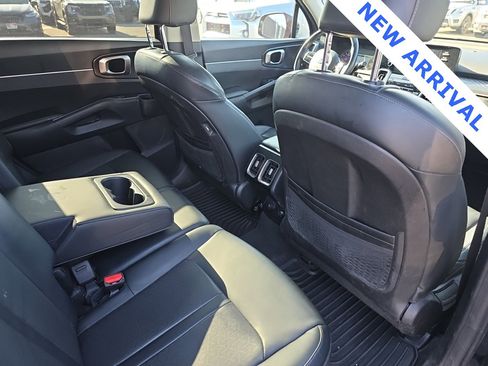 Used 2021 Kia Sorento S image 34