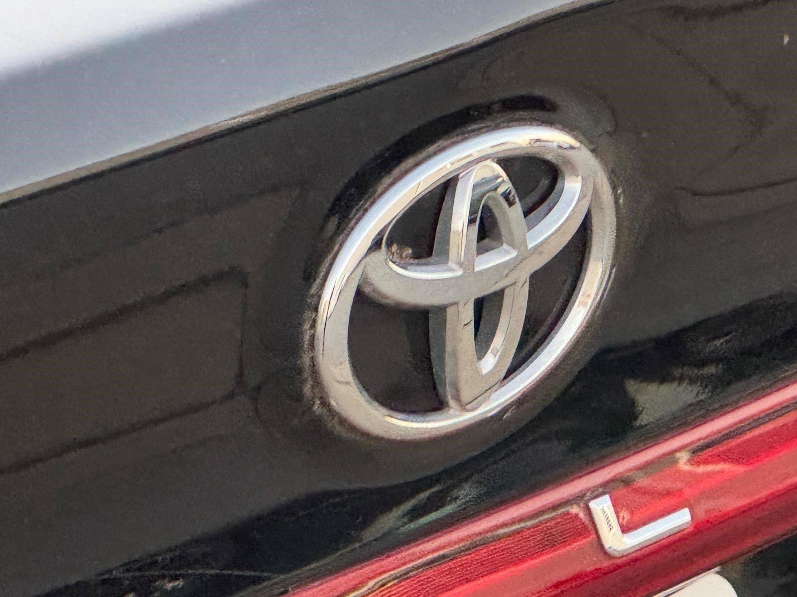 Used 2022 Toyota Avalon XLE FWD image 8