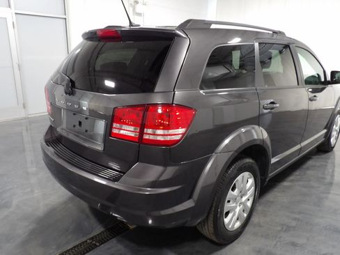 Used 2018 Dodge Journey SE image 4