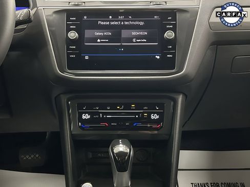 Used 2022 Volkswagen Tiguan SE image 17