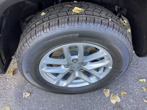 New 2025 Jeep Grand Cherokee L Laredo w/ Luxury Tech Group I image 34