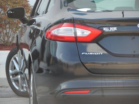 Used 2013 Ford Fusion SE FWD image 1