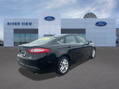 Used 2015 Ford Fusion SE image 6