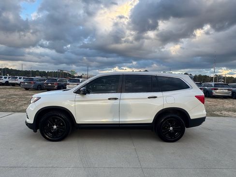 Certified 2017 Honda Pilot LX image 5