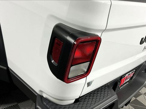Used 2023 Jeep Gladiator Sport w/ Trailer Tow Package AWD/4WD image 24