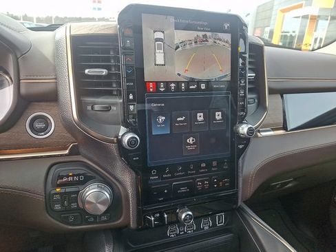 Used 2025 RAM 1500 Limited AWD/4WD image 18