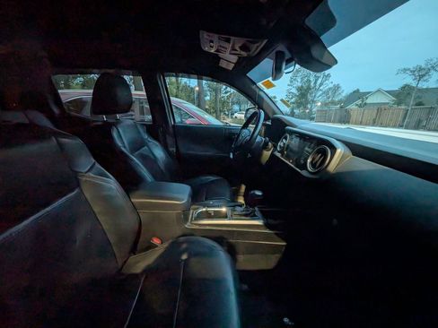 Used 2019 Toyota Tacoma TRD Pro image 10