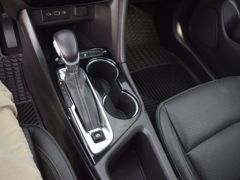 Used 2022 Buick Encore GX Essence AWD/4WD image 14