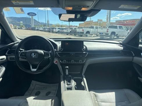 Used 2018 Honda Accord Touring image 23
