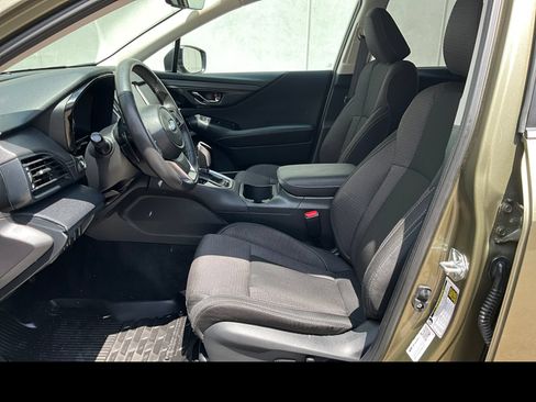 Used 2025 Subaru Outback Premium w/ Popular Package #1A AWD/4WD image 2
