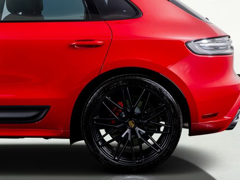 Used 2024 Porsche Macan GTS image 17