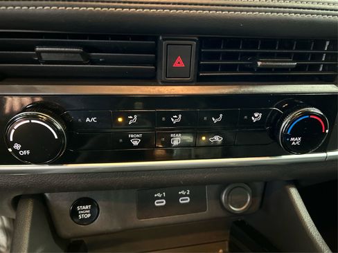 Used 2024 Nissan Rogue S image 26