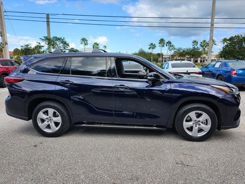 Used 2021 Toyota Highlander LE image 15