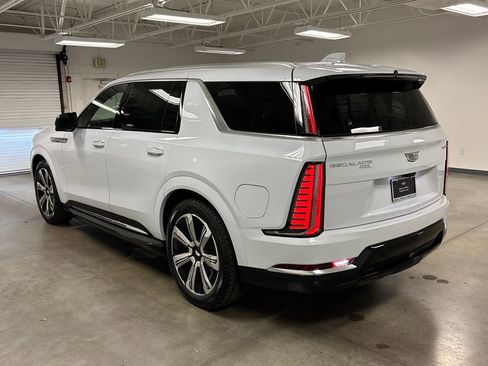 New 2026 Cadillac Escalade IQL Luxury w/ LPO, Floor Liner Package image 10