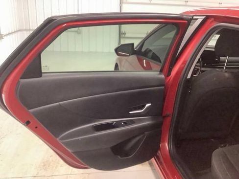 Used 2021 Hyundai Elantra SEL FWD image 14