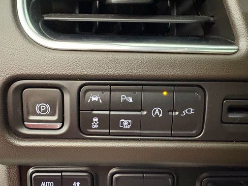 Used 2022 Chevrolet Suburban LT w/ LT Signature Package AWD/4WD image 20