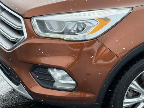 Used 2017 Ford Escape Titanium image 9