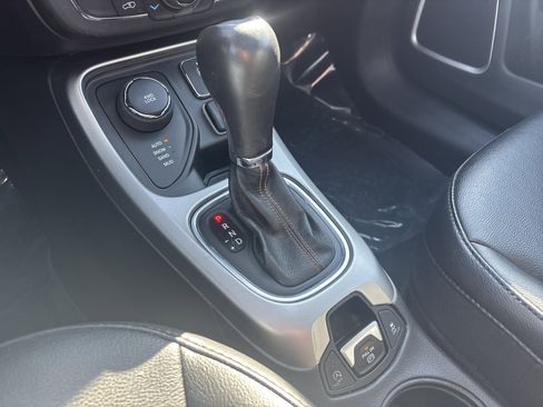 Used 2020 Jeep Compass Latitude image 20