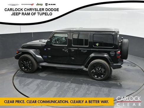 Used 2025 Jeep Wrangler Unlimited Sahara AWD/4WD image 36