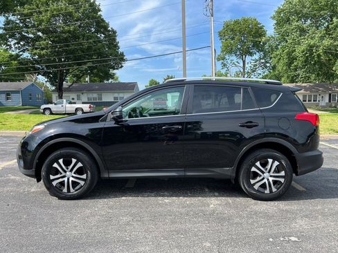 Used 2015 Toyota RAV4 LE AWD/4WD image 2