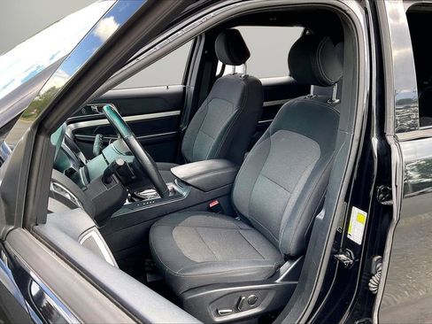 Used 2016 Ford Explorer XLT w/ Equipment Group 201A AWD/4WD image 22