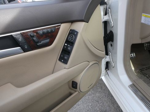 Used 2014 Mercedes-Benz C 250 Sedan image 15