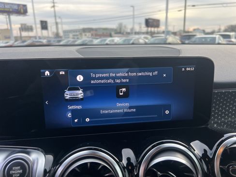 Used 2025 Mercedes-Benz GLB 250 image 24